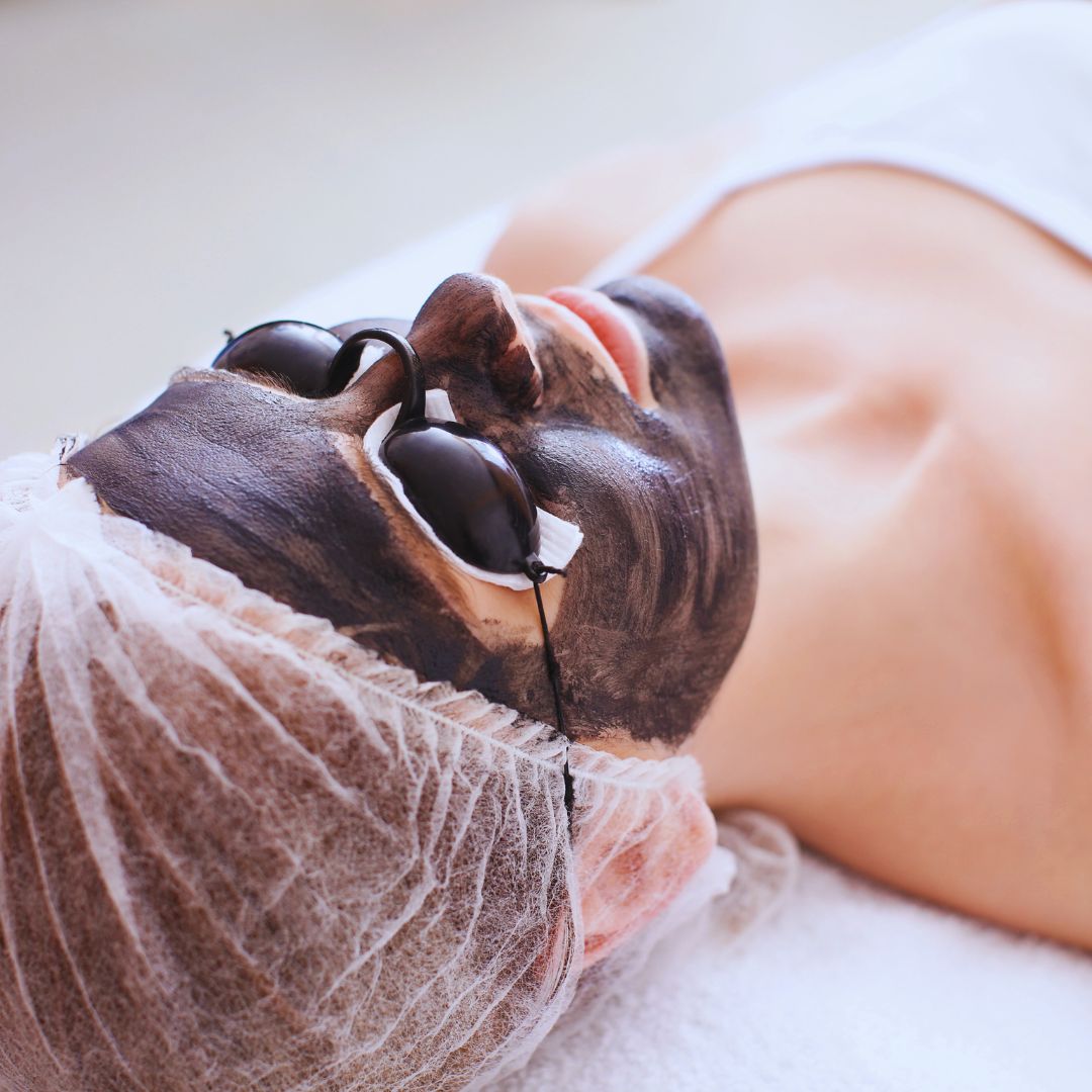 women getting a hollywood facial treatment